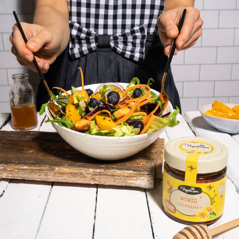 Wonig-Senf-Dressing mit knackigem Salat