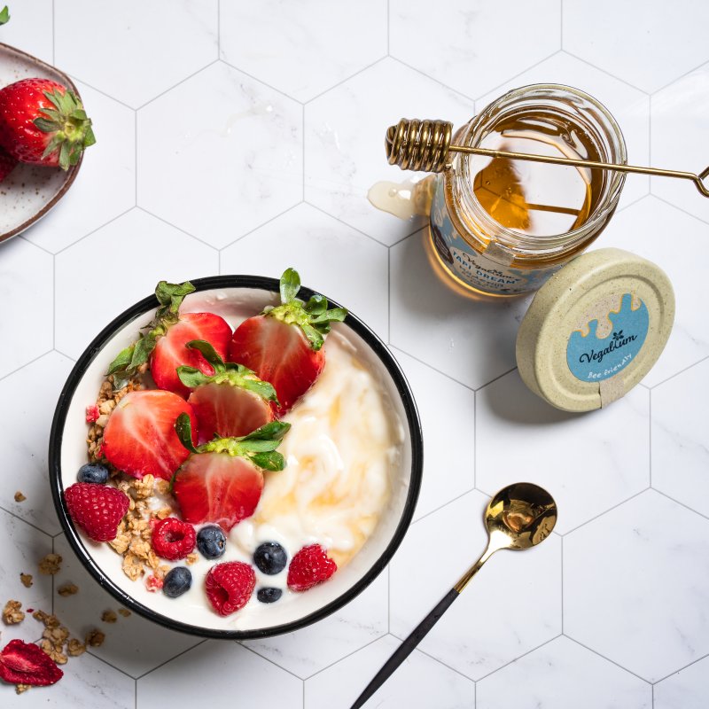 Veganes Rezept: Sojajoghurt Bowl mit Tapi Dream Mädesüß vegan