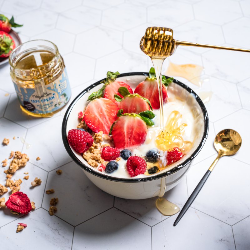 Veganes Rezept: Sojajoghurt Bowl mit Tapi Dream Mädesüß vegan