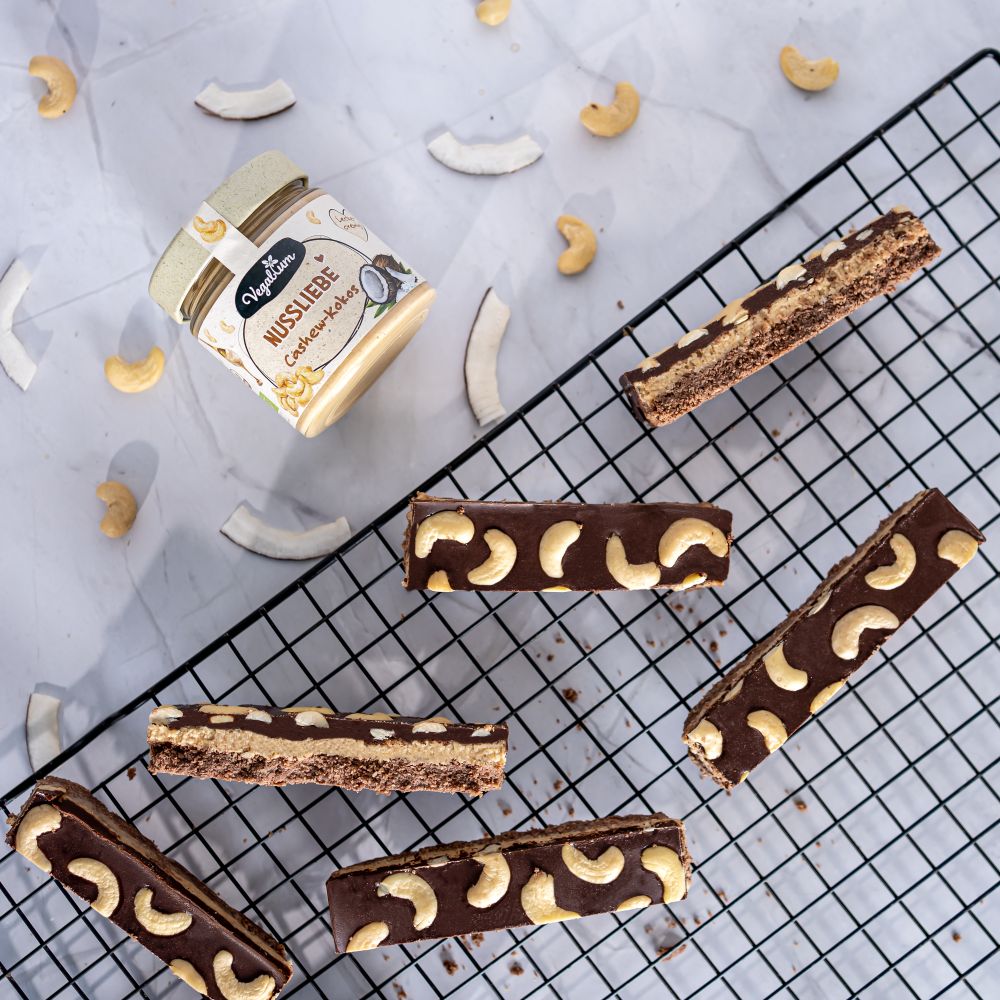 Veganes Rezept mit Nussliebe, vegane Cashewcreme mit Kokos - Energieriegel