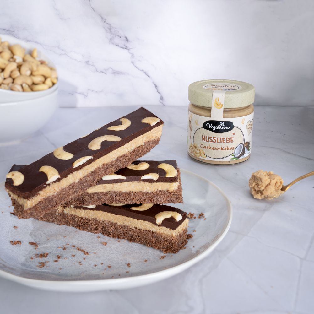 Rezept: Cashew-Kokos Riegel - Leckeres Rezept für hausgemachte Snacks ... Rezept: Cashew-Kokos Riegel - Leckeres Rezept für hausgemachte Snacks ...