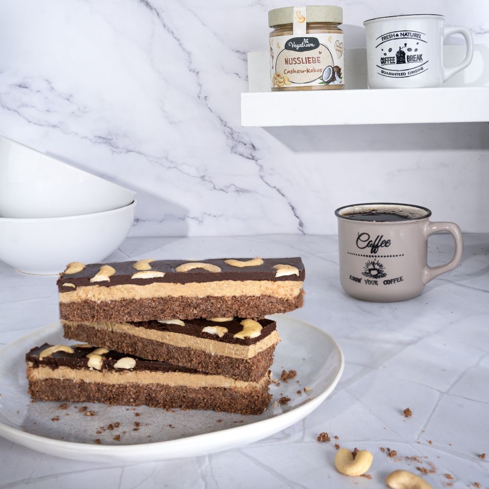 Rezept: Cashew-Kokos Riegel - Leckeres Rezept für hausgemachte Snacks ... Rezept: Cashew-Kokos Riegel - Leckeres Rezept für hausgemachte Snacks ...